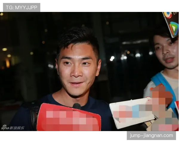 邢傲伟一出镜就是贵公子，机场行李比人还抢镜，我这穷酸心受不了